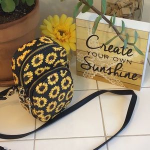 Cute Sunflower Crossbody NWOT (#7)